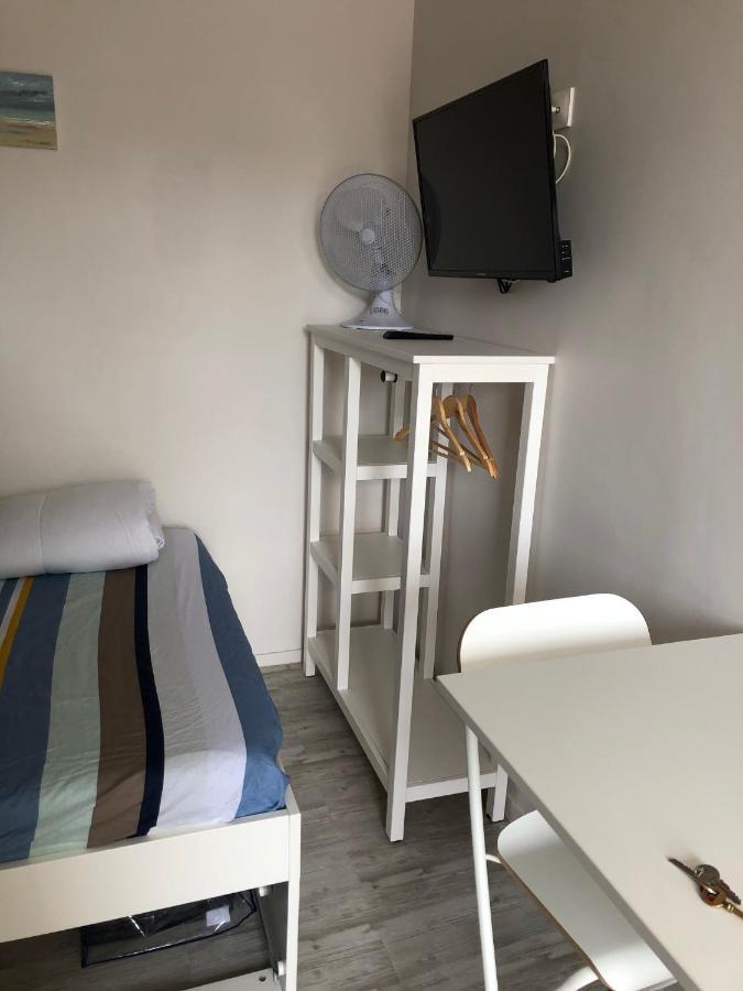 Joli Studio Meuble Proche De La Plage فول-لي-روز المظهر الخارجي الصورة
